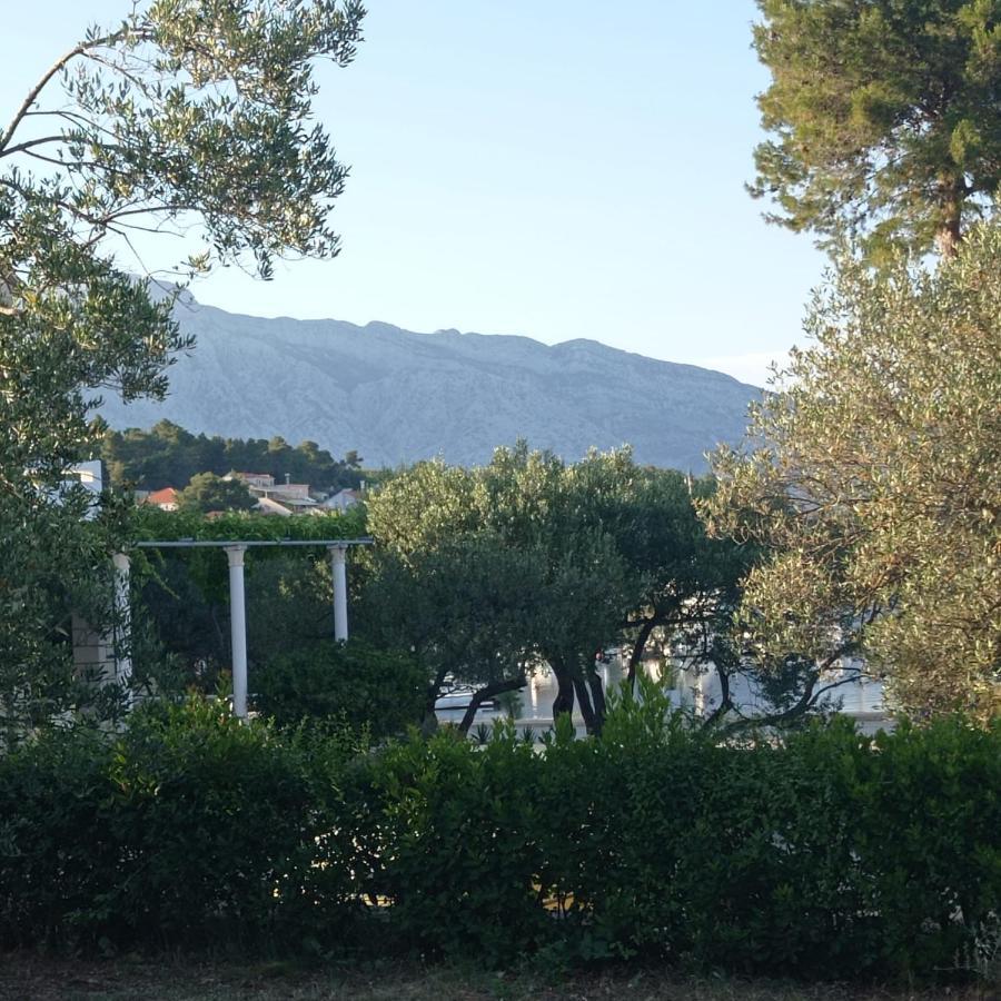 My Mediterranean Villa With Huge Garden And Own Parking ลุมบาร์ดา ภายนอก รูปภาพ