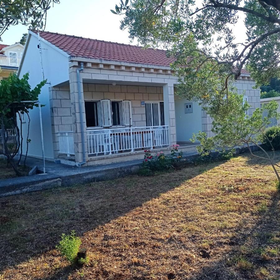 My Mediterranean Villa With Huge Garden And Own Parking ลุมบาร์ดา ภายนอก รูปภาพ