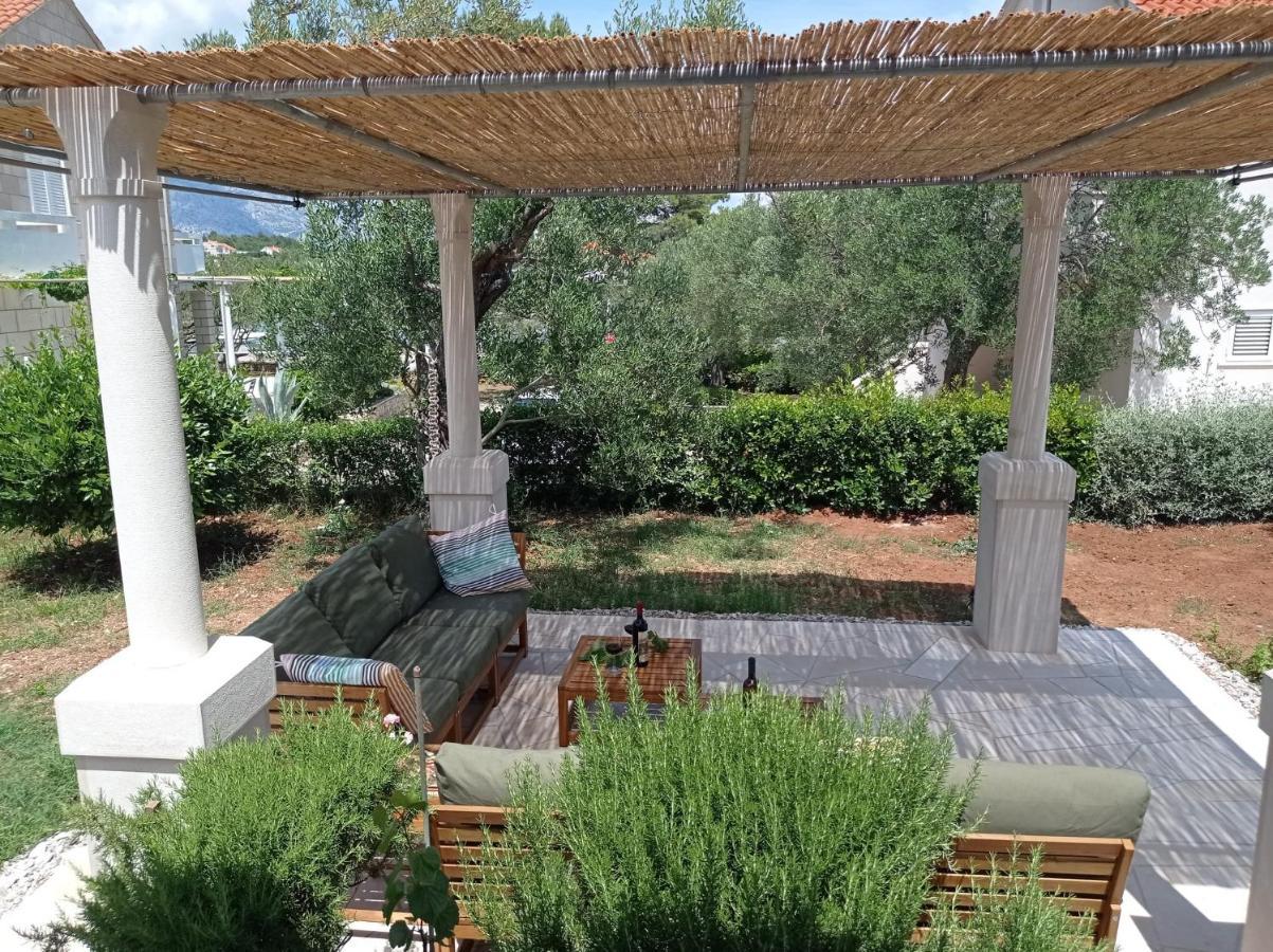 My Mediterranean Villa With Huge Garden And Own Parking ลุมบาร์ดา ภายนอก รูปภาพ
